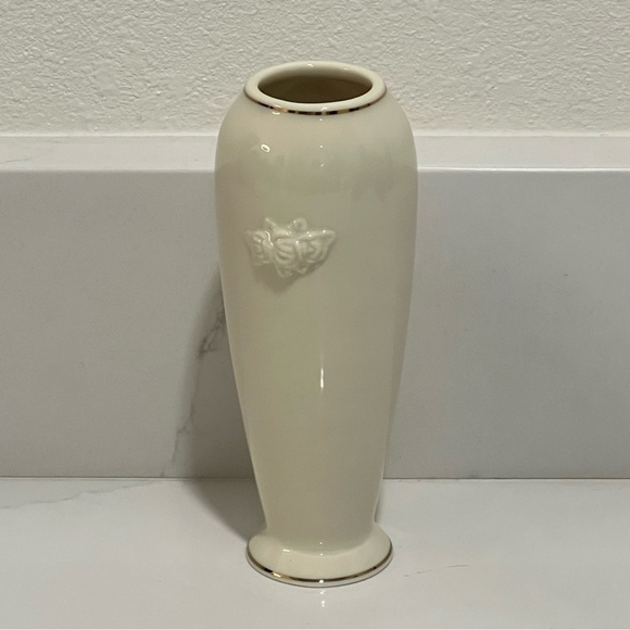 Lenox Beautiful Ivory Rose Blossom Karat Gold Trim Small Bud Flower Vase - Picture 2 of 9